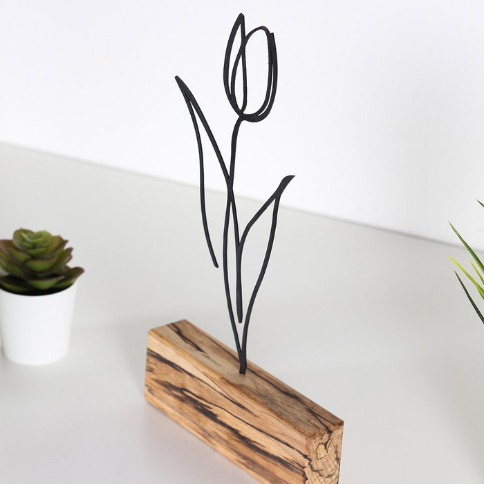 Aberto Design M-036 Objeto Decorativo de Metal Negro con Base de Madera 17 x 30 x 3.5 cm